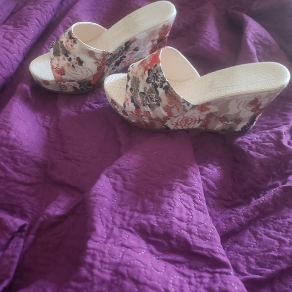 Wedges - Picture 2 of 4